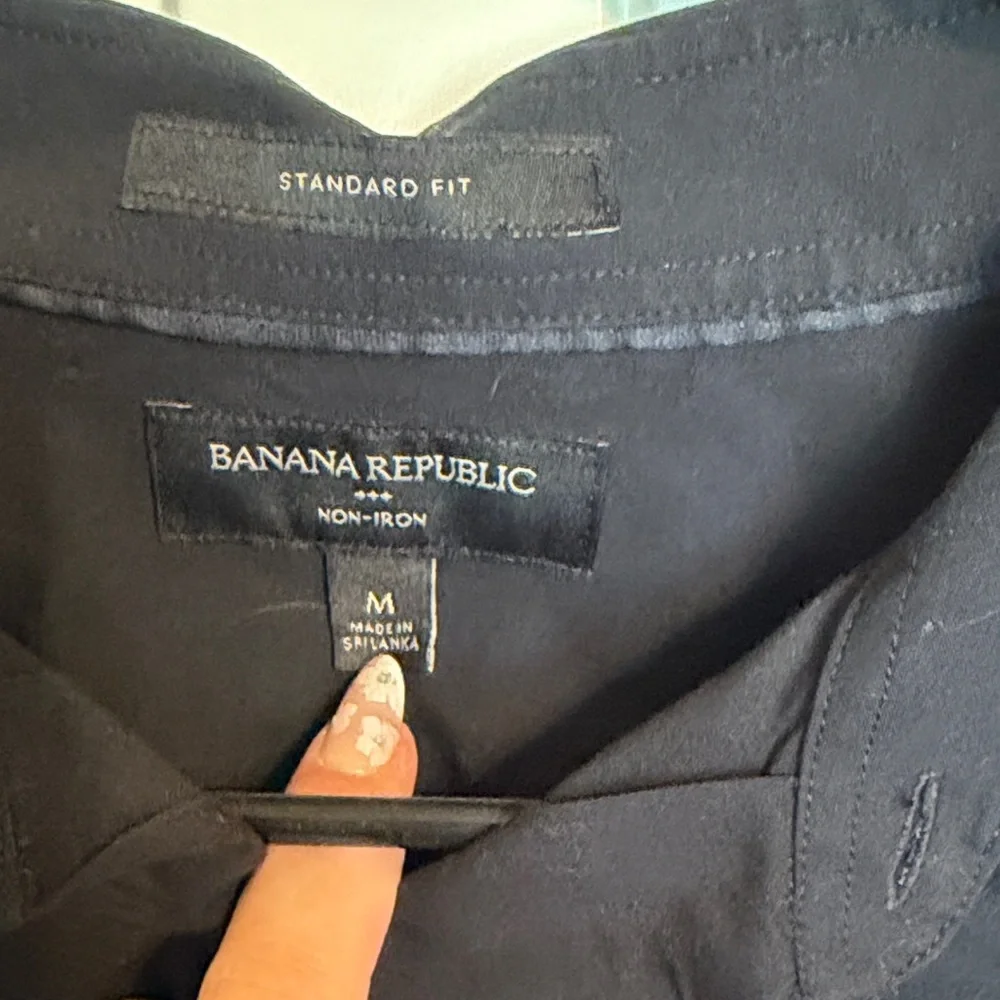Banana Republic Men's Black Long-Sleeve Dress Shirt - Classic Point Collar